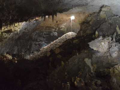 Un'affascinante cavit� di Ostuni rimasta inesplorata per ben 25 anni, che racchiude la storia geologica del territorio circostante. E' la strana storia della grotta di San Biagio, visitata lo scorso 8 settembre dal locale Geos (Gruppo escursionistico e speleologico)